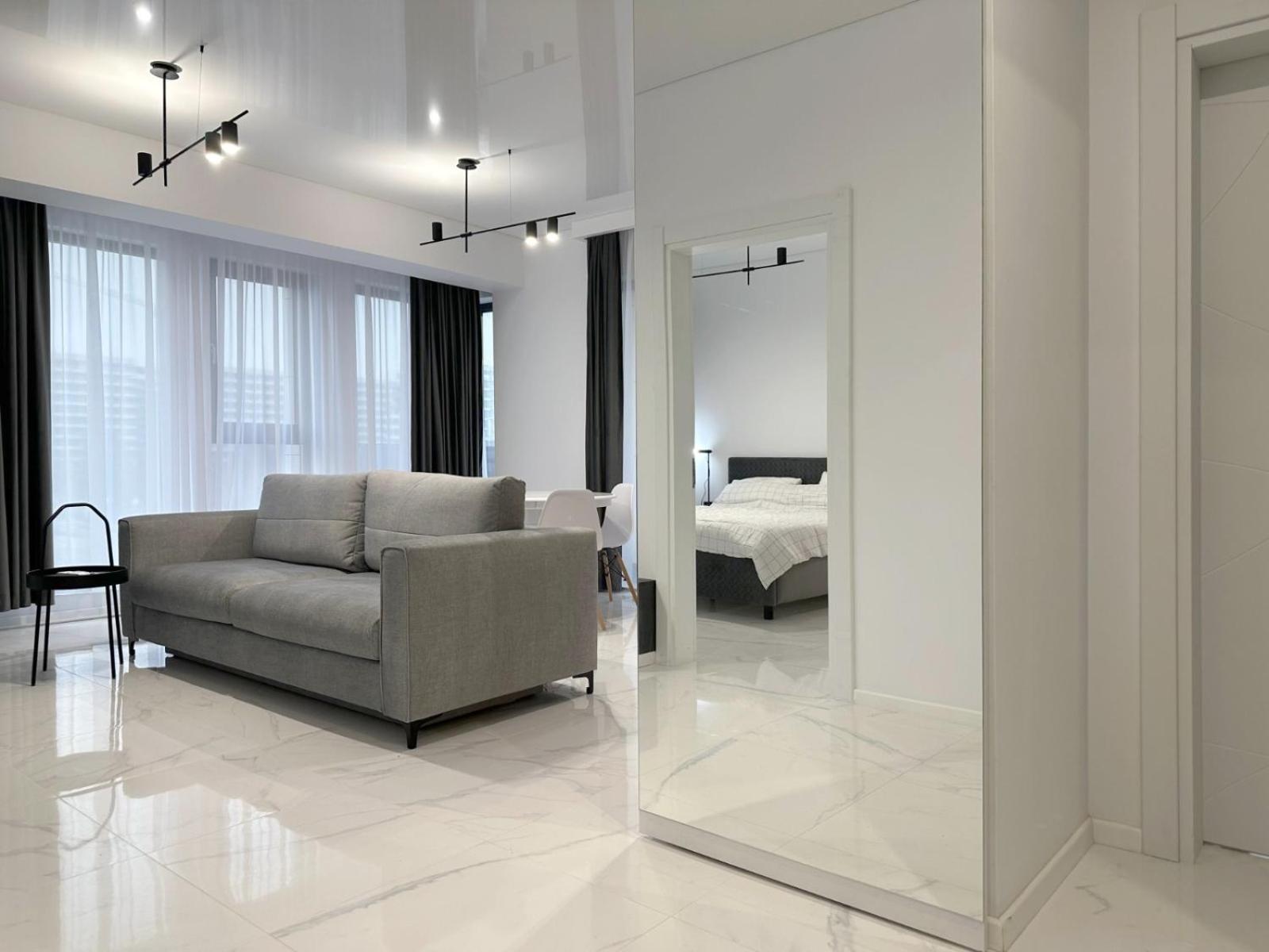 Koya Tower By The Lake Apartments Mamaia Eksteriør bilde